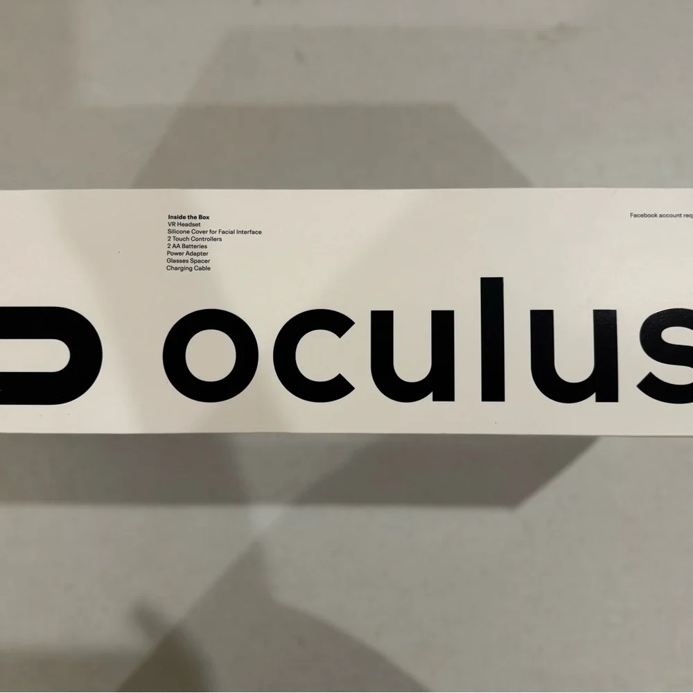 Oculus Quest 2 VR Headset with Charging Station and Travel Case